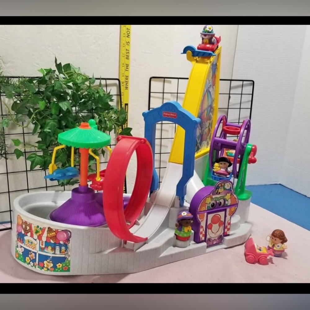 Fisher-Price Little People Surprise Sounds Fun Park